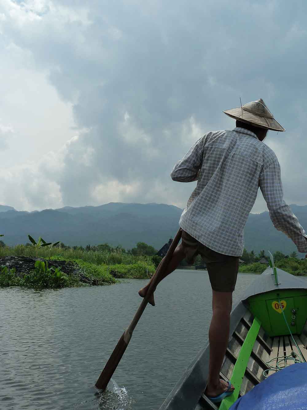 Zelie 2012 Fam, Burma, Man rowing 816