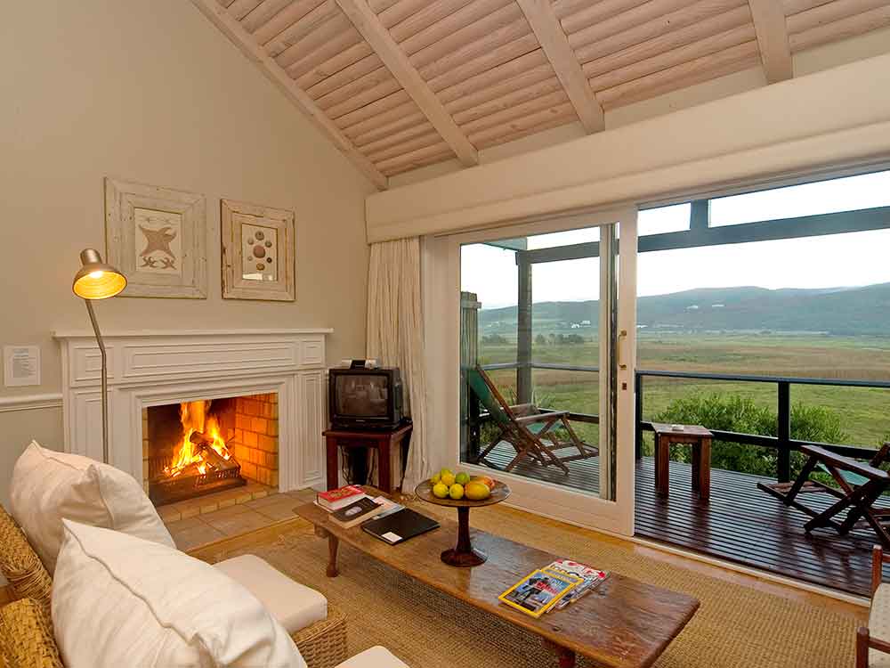 Emily Moon River Lodge, Plettenberg lounge with a view