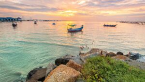 Boat in Sea | Malaysia Holidays | The Ultimate Travel Company