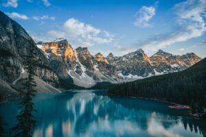 Panoramic View of the Mountains and Spectacular Moraine Lake in Banff | Luxury Canada Holidays | The Ultimate Travel Company