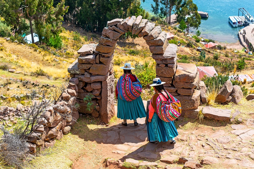 Two Peruvian Quechua Women at Lake Titicaca | Peru Holidays | The Ultimate Travel Company