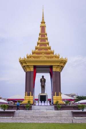 Phnom Penh | Statue | Ultimate Travel Company