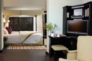 Sanctuary Ms Sun Boat III