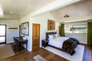 Minaret Station, New Zealand | A cozy bed | The Ultimate Travel Company