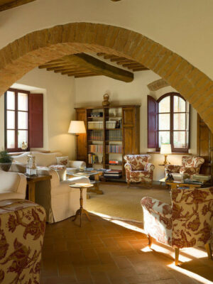 Hotel Le Fontanelle | Tuscany | Vintage chairs | The Ultimate Travel Company