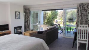 Tongariro Suite Lounge | New Zealand Holidays | The Ultimate Travel Company