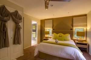 Narrows Escape, Sunshine Coast | Ultimate Travel Company