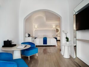Katikies Hotel, Santorini | Ultimate Travel Company