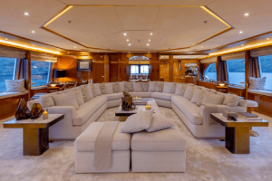 Aqua-Mare-Panoramic-Lounge