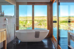 El Questro Homestead, Kununurra | Australia | Bathroom with a view of a gorge | The Ultimate Travel Company