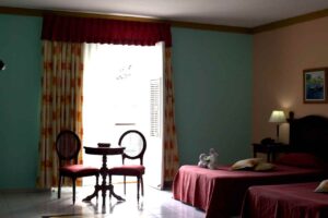 La-Union-Hotel-bedroom