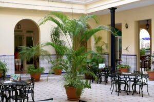 La-Union-Hotel-restaurant