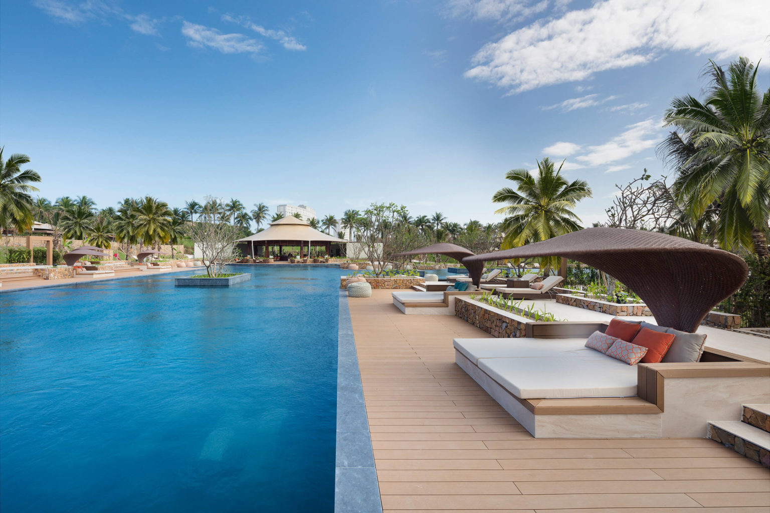 Pool-Hideaway-Fusion-Resort-Cam-Ranh-01-1536x1024