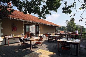 Samode-Safari-Lodge-lumch-in-court-yard