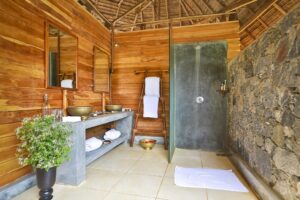 Bathroom in Gal Oya Lodge | Sri Lanka Holidays | The Ultimate Travel Company