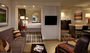 cambridge-suites-halifax-one-bedroom-suite-king-1