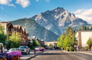 Banff Mountains | Luxury Canada Holidays | The Ultimate Travel Company