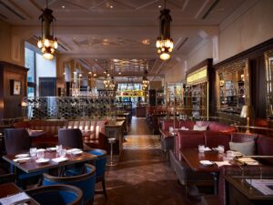 Four Seasons Hotel Gresham Palace Budapest | Ultimate Travel Company