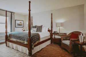 Pillar And Post Inn & Spa, Niagara-on-the-lake | Canada | bedroom | The Ultimate Travel Company