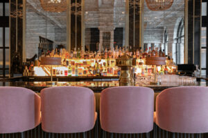 Fairmont Chateau Lake Louise, Banff National Park | Canada | bar | The Ultimate Travel Company