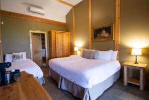 Fraser River Lodge, Agassiz | Canada | bedroom | The Ultimate Travel Company