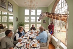 Giraffe-Manor-breakfast-with-giraffes