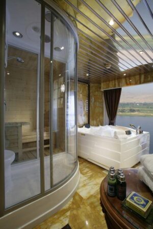 Royal-suite-Bathroom-2