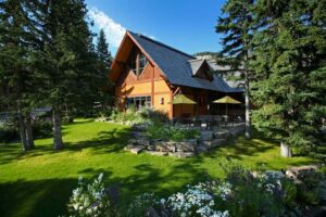 Buffalo Mountain Lodge, Banff | Escape to Rustic Elegance | Ultimate Travel Company