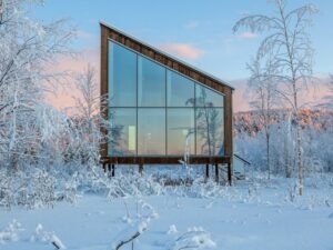 Arctic Bath Land Cabin in the Winter | Luxury Sweden Holidays | The Ultimate Travel Company