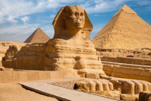 Profile View of the Great Sphinx and the Pyramids of Menkaure | Egypt Holidays and Tours | The Ultimate Travel Company