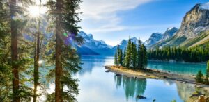 Panoramic View of Spirit Island in Jasper National Park, Alberta | Luxury Canada Holidays | The Ultimate Travel Company